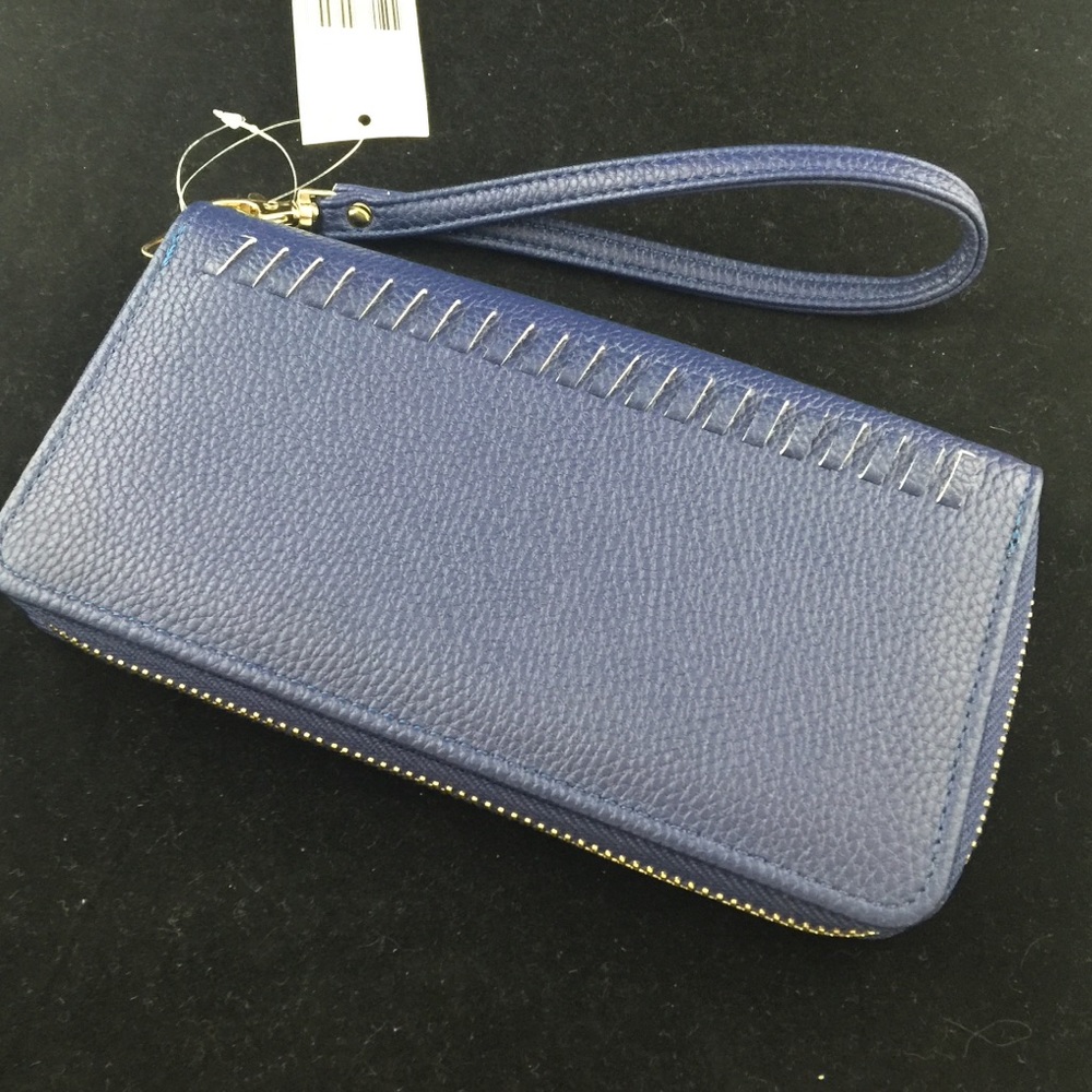 Wristlet NEW navy blue pebbled PVC zip around
